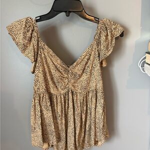 Women's Cream Leopard Print Short Sleeve V-Neck Peplum Top